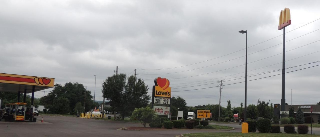 Super 8 By Wyndham Mifflinville Near Bloomsburg Exterior foto