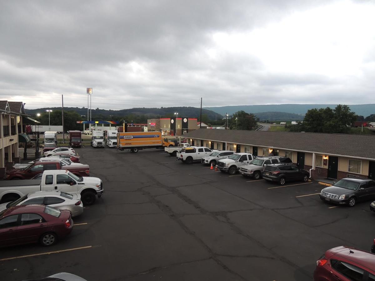 Super 8 By Wyndham Mifflinville Near Bloomsburg Exterior foto
